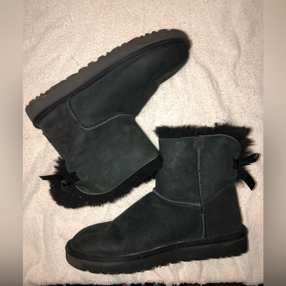 UGG Mini Black Bow Back boots - Picture 2 of 5